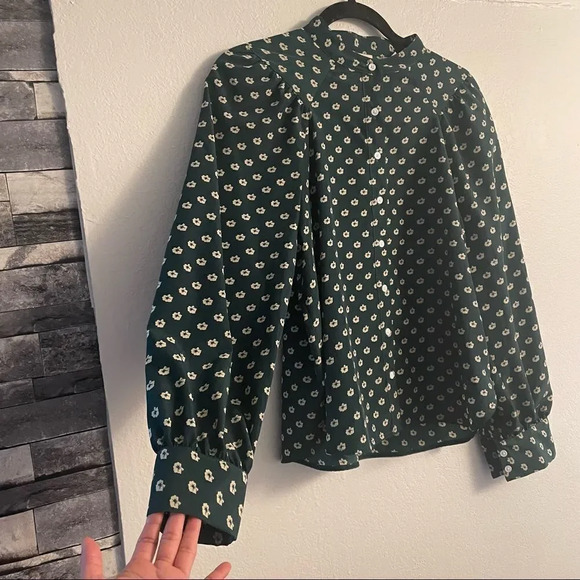 Levi’s long sleeve green white flower print button up shirt - Picture 5 of 12